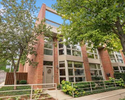 1916 N Maud Avenue, Chicago, IL 60614