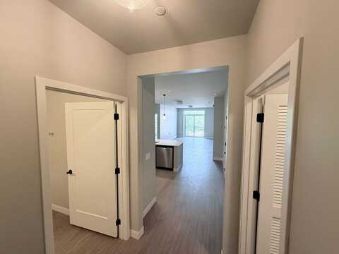 464 Glenwood Avenue, Glen Ellyn, IL 60137