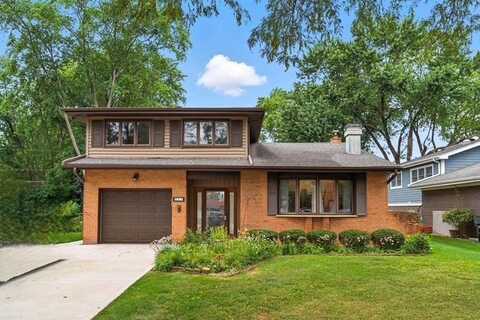 826 S Roosevelt Avenue, Arlington Heights, IL 60005