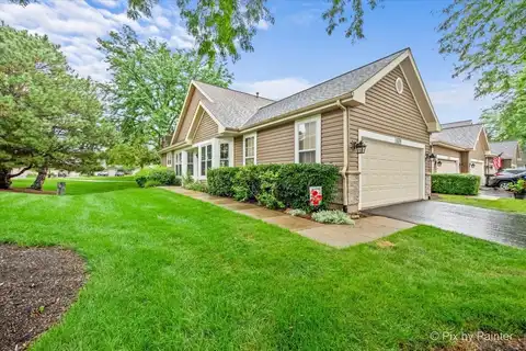 1079 Ridgefield Circle, Carol Stream, IL 60188