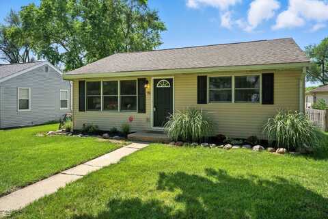 98 S Heather Drive, Crystal Lake, IL 60014