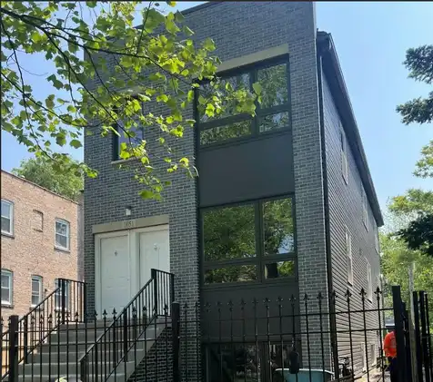 1051 N Springfield Avenue, Chicago, IL 60651