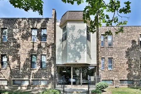 2149 Country Club Drive, Woodridge, IL 60517