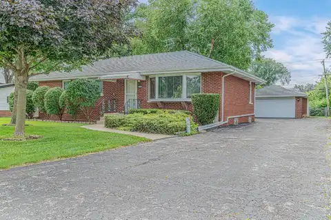 711 Sunnyside Road, Roselle, IL 60172
