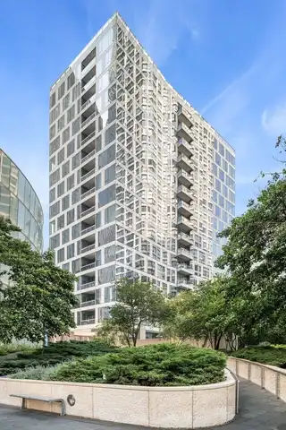 403 N Wabash Avenue, Chicago, IL 60611