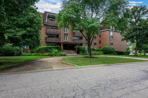 120 S Spruce Avenue, Wood Dale, IL 60191