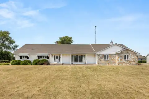 20 N Carbon Hill Road, Coal City, IL 60416