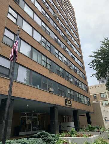 6118 N Sheridan Road, Chicago, IL 60660