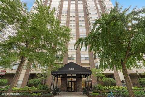 525 W Hawthorne Place, Chicago, IL 60657