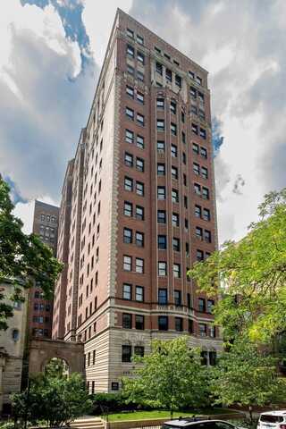 431 W Oakdale Avenue, Chicago, IL 60657