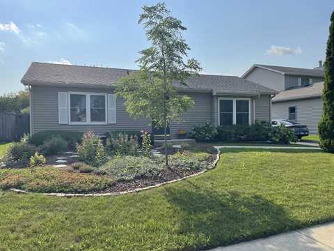 310 Pin Oak Drive, North Aurora, IL 60542
