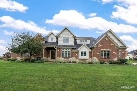 1211 Coyote Trail, Hampshire, IL 60140