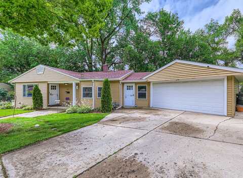 31 Sparrow Court, Carpentersville, IL 60110