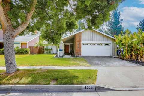 3209 S Center Street, Santa Ana, CA 92704