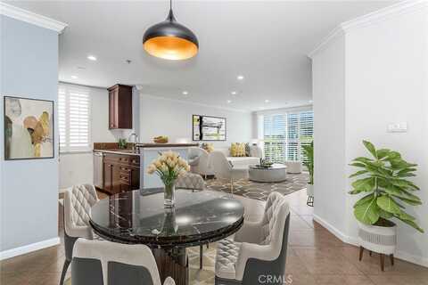 7320 Hawthorn Avenue, Los Angeles, CA 90046