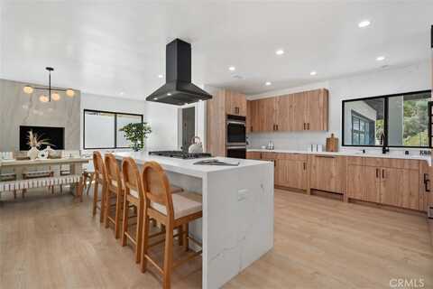 2037 Rayshire Street, Thousand Oaks, CA 91362