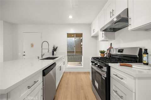 2835 S Fairview Street, Santa Ana, CA 92704