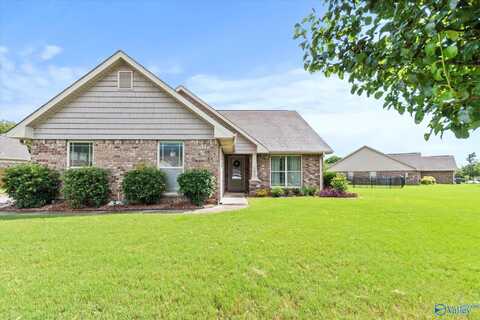 5052 Montauk Trail SE, Owens Cross Roads, AL 35763
