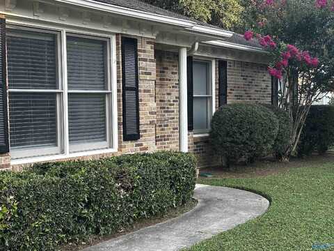 7520 SW Clubfield Drive SW, Huntsville, AL 35802