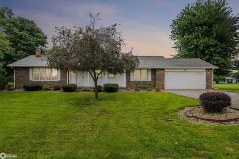 616 W Maple St, Stronghurst, IL 61480