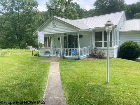 335 Old Davisson Run Road, Clarksburg, WV 26301