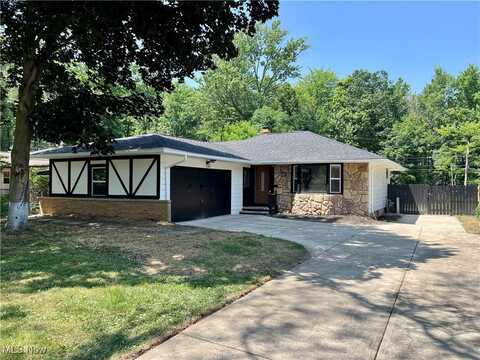 12890 List Lane, Parma, OH 44130