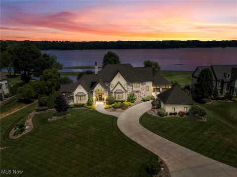 455 Via Avellino Street, North Lima, OH 44452