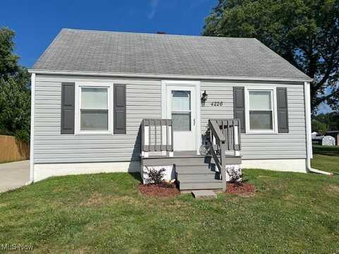4226 Fargo Avenue NE, Louisville, OH 44641