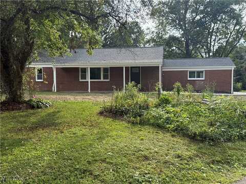 1298 Swigart Road, Barberton, OH 44203