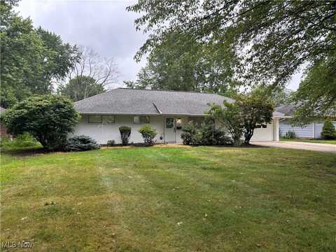 467 Harris Road, Richmond Heights, OH 44143