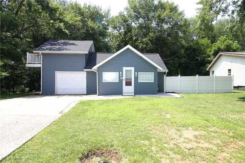 1075 S Wabash Avenue, Brewster, OH 44662