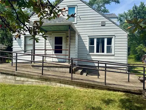 2526 Stocker Avenue, Youngstown, OH 44505