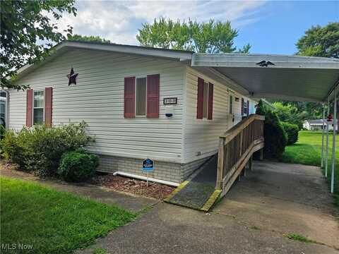 10 B Street SW, Navarre, OH 44662
