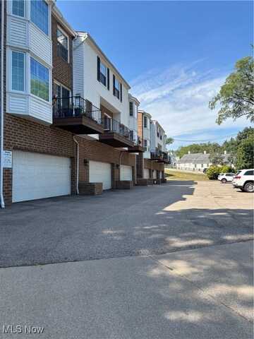 20996 Detroit Road, Rocky River, OH 44116