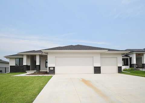 21138 Hartman Avenue, Elkhorn, NE 68022