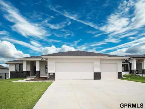 21138 Hartman Avenue, Elkhorn, NE 68022