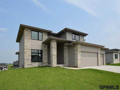 21150 Hartman Avenue, Elkhorn, NE 68022
