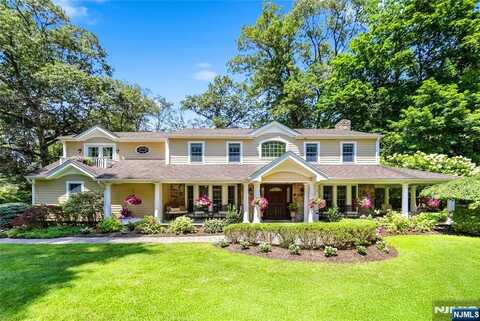 72 Old Farms Road, Woodcliff Lake, NJ 07677