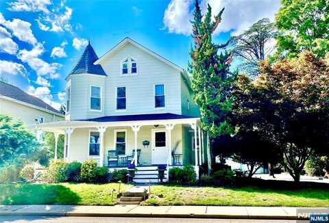 55 Sheridan Avenue, Ho Ho Kus, NJ 07423