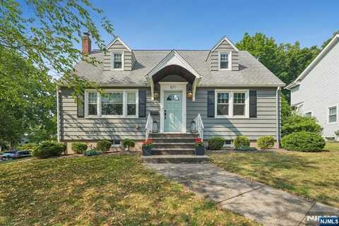 571 Laurel Road, Ridgewood, NJ 07450