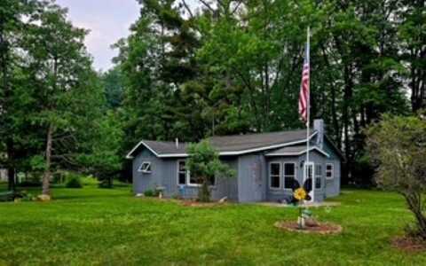 416 Hemlock St., Boyne City, MI 49712