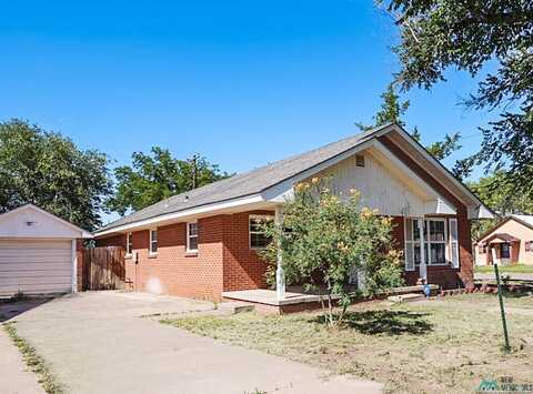 900 W 16th Lane, Portales, NM 88130