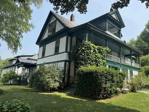 27 Inn Road, Charlotte, VT 05445