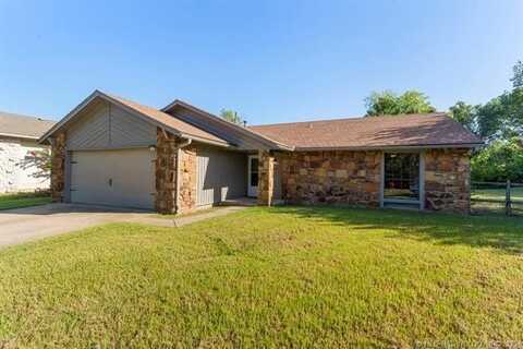 12007 E 88th Place N, Owasso, OK 74055