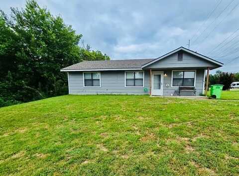219 E 10th Avenue, Bristow, OK 74010
