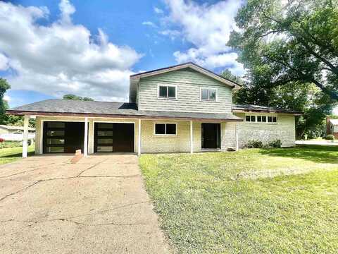 1225 ValleyView Dr, Vermillion, SD 57069