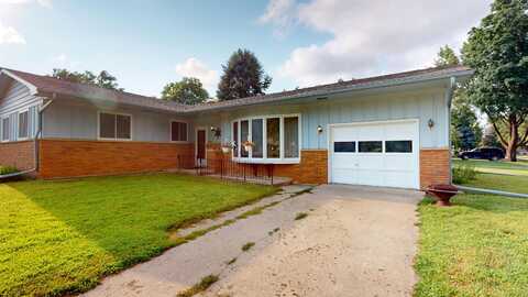 906 3RD AVE NW, Pocahontas, IA 51031