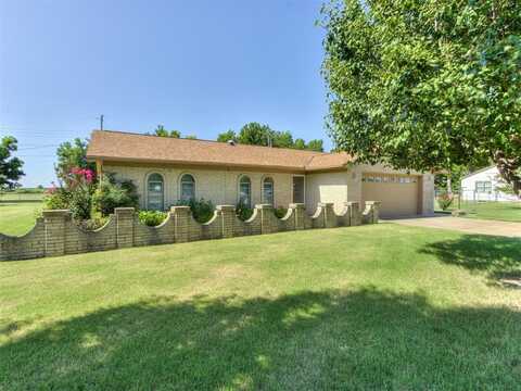 707 W Van Buren Street, Crescent, OK 73028
