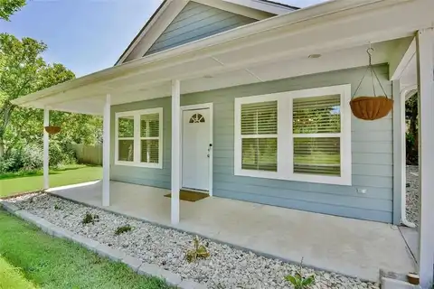 903 Comanche Cove Drive, Granbury, TX 76048