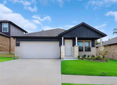 301 Knoll Pines Drive, Terrell, TX 75160